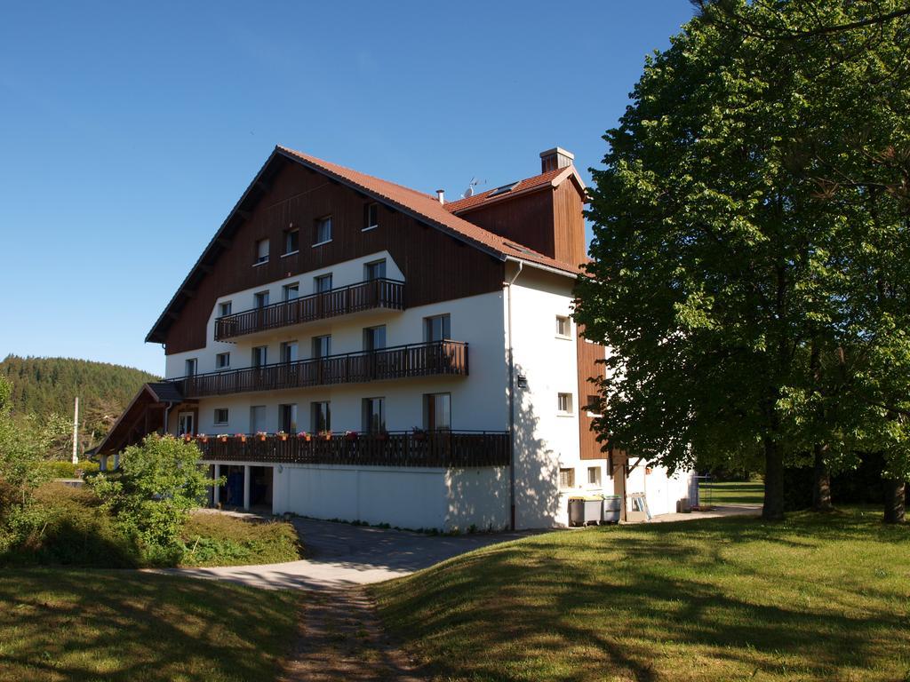 La Roche Du Tresor Village Vacances Longevilles-Mont-d'Or Exterior photo